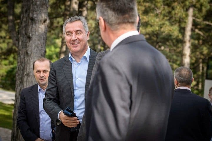 Vlada Srbije: Radno vrijeme od 7:30, ministri bez službenih vozila Vlada Srbije: Radno vrijeme od 7:30, ministri bez službenih vozila