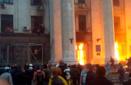 Odesa: Zapaljen Dom sindikata, poginulo najmanje 40 osoba (VIDEO) Odesa: Zapaljen Dom sindikata, poginulo najmanje 40 osoba (VIDEO)