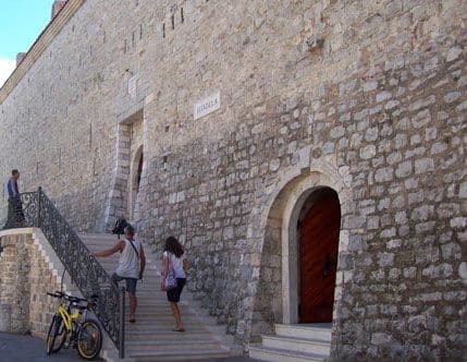 Citadela bi mogla da bude vraćena Budvi Citadela bi mogla da bude vraćena Budvi