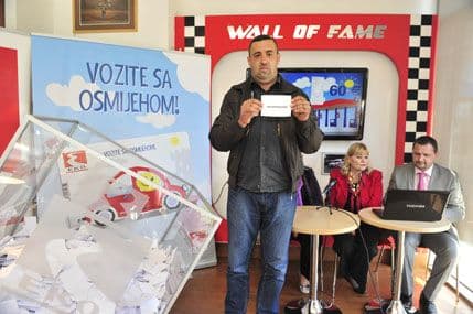 Jugopetrol nagradio Boženu Graić autom „Renault Clio“ Jugopetrol nagradio Boženu Graić autom „Renault Clio“