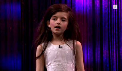 Poslušajre kako sedmogodišnja Andželina “razvaljuje” Sinatru Poslušajre kako sedmogodišnja Andželina “razvaljuje” Sinatru