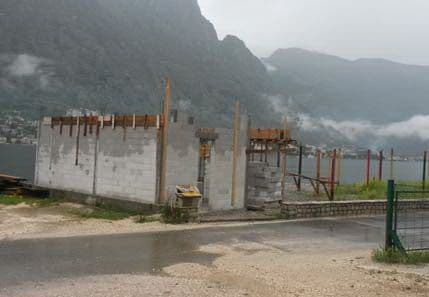 FOTO: Gradnja na “pjenu od mora” u zaštićenom području u Prčanju! FOTO: Gradnja na “pjenu od mora” u zaštićenom području u Prčanju!