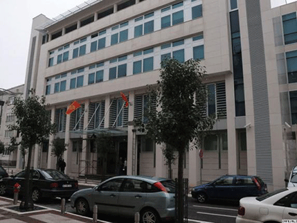 Oko 100 bivših radnika KAP-a okupilo se ispred Vlade Oko 100 bivših radnika KAP-a okupilo se ispred Vlade