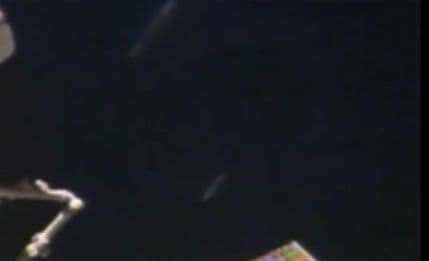 VIDEO: NASA prekinula prenos iz svemira zbog pojave NLO VIDEO: NASA prekinula prenos iz svemira zbog pojave NLO