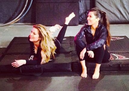 Sestre Kardašian nepoželjne u slavnom ljetovalištu Sestre Kardašian nepoželjne u slavnom ljetovalištu