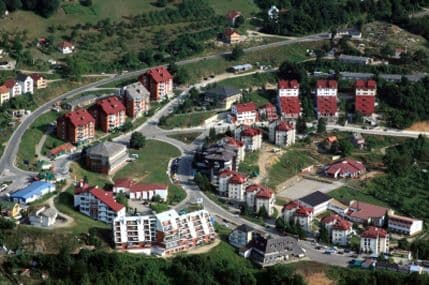 Plužine: Lokalizovan požar na krovu zgrade, nema povrijeđenih Plužine: Lokalizovan požar na krovu zgrade, nema povrijeđenih