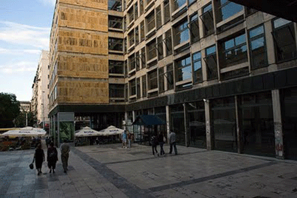 Beograd: Studentkinja Filozofskog se ubila skočivši kroz prozor fakulteta! Beograd: Studentkinja Filozofskog se ubila skočivši kroz prozor fakulteta!