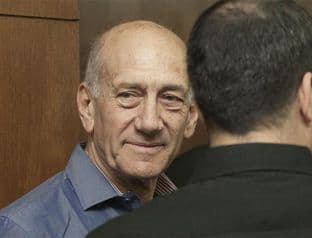 Olmertu šest godina zatvora zbog korupcije Olmertu šest godina zatvora zbog korupcije