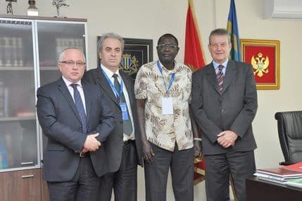 Brat Baraka Obame u Baru Brat Baraka Obame u Baru