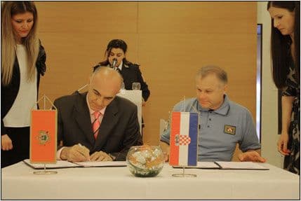 Saradnja policija Crne Gore i Hrvatske tokom ljetnje sezone Saradnja policija Crne Gore i Hrvatske tokom ljetnje sezone