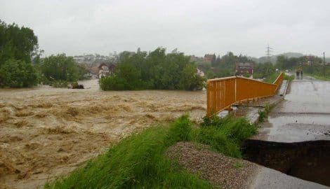 DRAMA KOD LOZNICE: Mještani zarobljeni u kućama, odsječeni od svijeta DRAMA KOD LOZNICE: Mještani zarobljeni u kućama, odsječeni od svijeta
