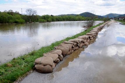 Poplave u BiH, orkan u Hrvatskoj, pripravnost u Sloveniji Poplave u BiH, orkan u Hrvatskoj, pripravnost u Sloveniji