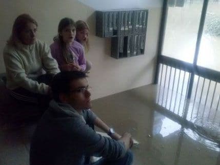 SRBIJA: Obrenovac pod vodom, sirene probudile građane SRBIJA: Obrenovac pod vodom, sirene probudile građane