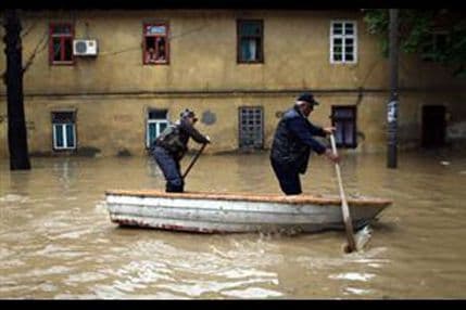 Sava u Hrvatskoj probija nasipe na više mjesta Sava u Hrvatskoj probija nasipe na više mjesta