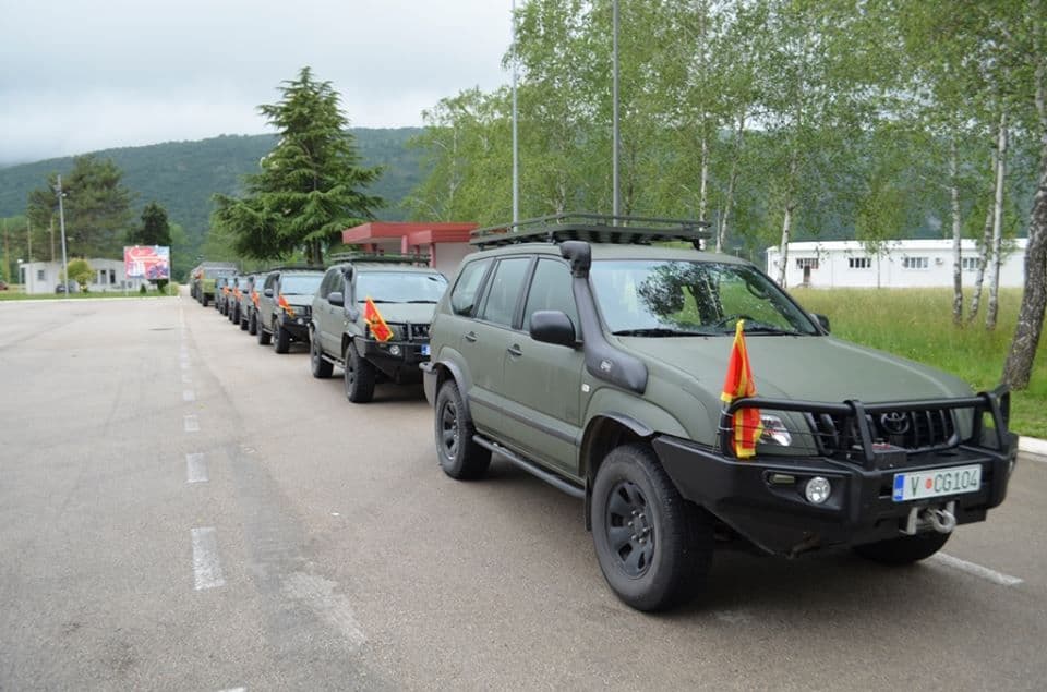 Vojska Crne Gore uputila snage za pružanje pomoći Srbiji Vojska Crne Gore uputila snage za pružanje pomoći Srbiji