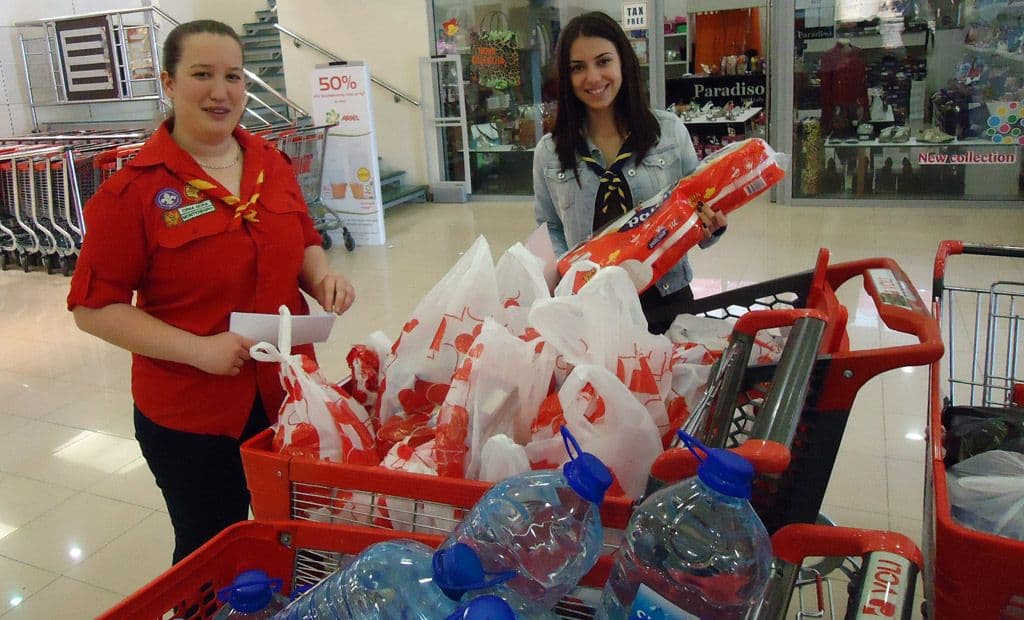FOTO: U Baru u punom jeku skupljanje pomoći FOTO: U Baru u punom jeku skupljanje pomoći
