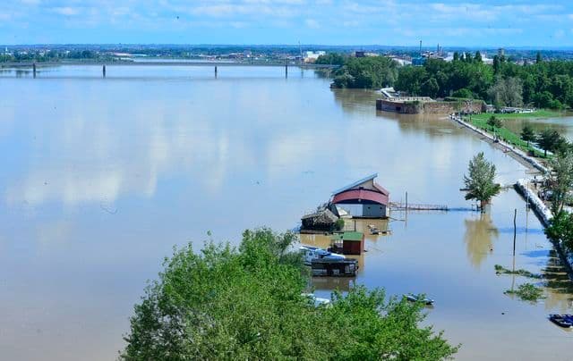 Sava blago opada Sava blago opada