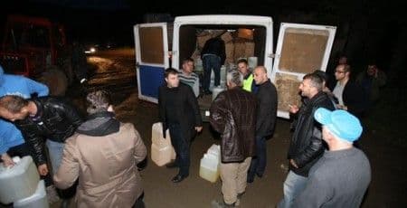 NIVO SAVE OPADA: Spašeno 50 osoba u Velinom selu NIVO SAVE OPADA: Spašeno 50 osoba u Velinom selu