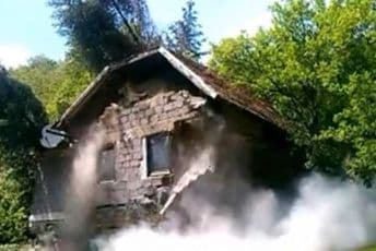 VIDEO: Kad klizište sruši kuću