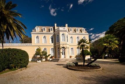 U Baru prijeteći pištoljem opljačkao kazino U Baru prijeteći pištoljem opljačkao kazino