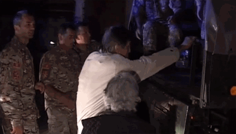 VIDEO: Vojska Crne Gore evakuiše građane Obrenovca VIDEO: Vojska Crne Gore evakuiše građane Obrenovca