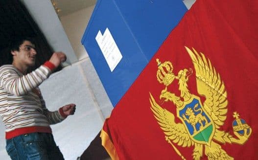 LOKALNI IZBORI: Otvorena birališta u 12 opština (VIDEO) LOKALNI IZBORI: Otvorena birališta u 12 opština (VIDEO)