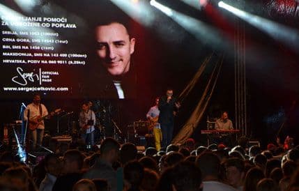 Na Sergejevom koncertu prikupljeno oko 4.000 eura (FOTO/VIDEO) Na Sergejevom koncertu prikupljeno oko 4.000 eura (FOTO/VIDEO)
