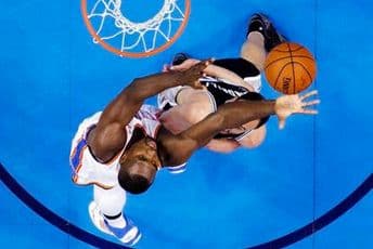 Ibaka kod Vučevića!