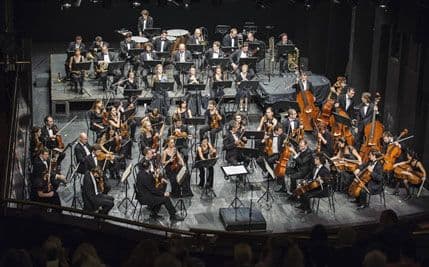 Tri dame sa CSO u Crnogorskom narodnom pozorištu Tri dame sa CSO u Crnogorskom narodnom pozorištu