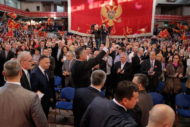 Đukanović u Bijelom Polju: Vi ste odavno odlučili da ne želite pod nacionalne šatore (VIDEO) Đukanović u Bijelom Polju: Vi ste odavno odlučili da ne želite pod nacionalne šatore (VIDEO)