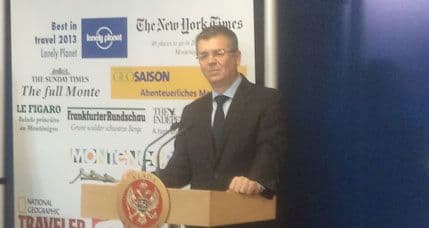 Gvozdenović najavio tužbu protiv ''Dana'' Gvozdenović najavio tužbu protiv ''Dana''