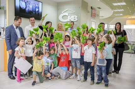 Djeca iz vrtića „Sunce“ posjetili poslovnicu CKB-a Djeca iz vrtića „Sunce“ posjetili poslovnicu CKB-a