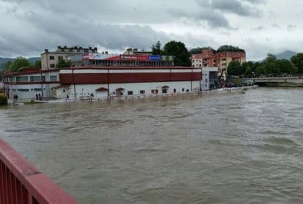 Vanredne mjere ostaju na snazi u Šapcu Vanredne mjere ostaju na snazi u Šapcu