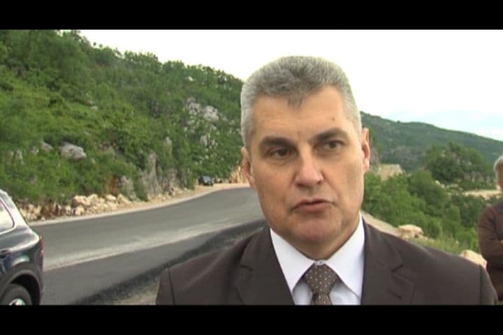 Treća traka puta Nikšić – Vilusi biće završena do kraja naredne sedmice Treća traka puta Nikšić – Vilusi biće završena do kraja naredne sedmice