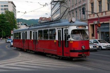 Ubijen vozač tramvaja u Sarajevu, radnici GSP povukli vozila iz straha za život Ubijen vozač tramvaja u Sarajevu, radnici GSP povukli vozila iz straha za život