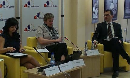 Žene nedovoljno zastupljene u političkom i javnom životu Žene nedovoljno zastupljene u političkom i javnom životu