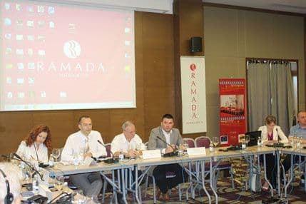 Podrška integraciji i dobrovoljnom povratku I/RL-a i stanovnicima kampa na Koniku Podrška integraciji i dobrovoljnom povratku I/RL-a i stanovnicima kampa na Koniku