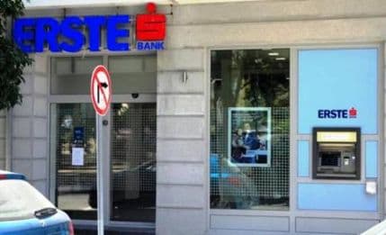 Radnik obezbjeđenja Erste banke umiješan u pljačku? Radnik obezbjeđenja Erste banke umiješan u pljačku?