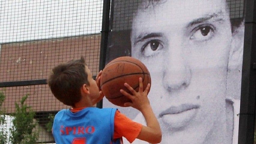 Godišnjica smrti Dražena Petrovića Godišnjica smrti Dražena Petrovića