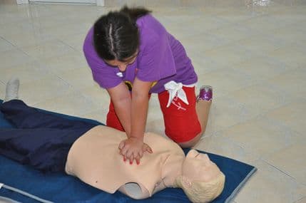 Održano takmičenje ekipa Crvenog krsta u pružanju prve pomoći Održano takmičenje ekipa Crvenog krsta u pružanju prve pomoći