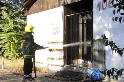 Podgorica: Požar u napuštenim barakama u centru grada Podgorica: Požar u napuštenim barakama u centru grada