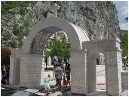 Krivična prijava protiv Amfilohija i MCP zbog devastacije Ostroga Krivična prijava protiv Amfilohija i MCP zbog devastacije Ostroga