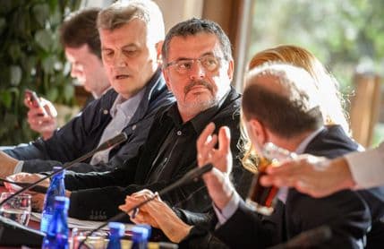 Mićunović podnio ostavku na ministarsku funkciju Mićunović podnio ostavku na ministarsku funkciju