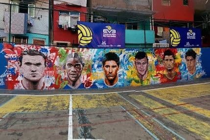 UOČI SP U FUDBALU: Prošetajte ukrašenim ulicama Brazila! (VIDEO) UOČI SP U FUDBALU: Prošetajte ukrašenim ulicama Brazila! (VIDEO)