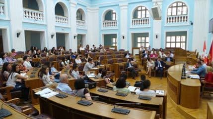 Dječiji parlament Cetinje: Predstavnici gradske uprave odgovarali na pitanja najmlađih Dječiji parlament Cetinje: Predstavnici gradske uprave odgovarali na pitanja najmlađih