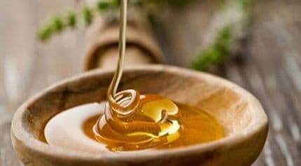 Piling od meda za njegu stopala Piling od meda za njegu stopala