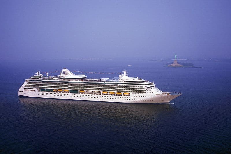 Kotor: Uplovio kruzer Serenade of the Seas Kotor: Uplovio kruzer Serenade of the Seas