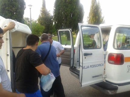 Zaposleni DZ Podgorica prikupili pomoć za Srbiju i BiH Zaposleni DZ Podgorica prikupili pomoć za Srbiju i BiH