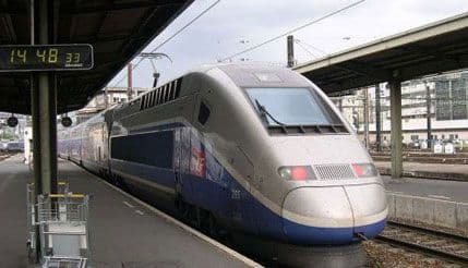 VIDEO: Kako se čisti voz za sedam minuta VIDEO: Kako se čisti voz za sedam minuta