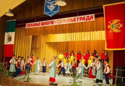 OŠ "Meksiko" u narednih 10 godina dobiće 100.000 dolara OŠ "Meksiko" u narednih 10 godina dobiće 100.000 dolara